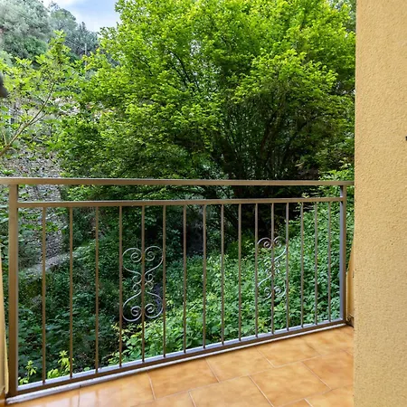 Apartment Hostdomus - Casa Floris *