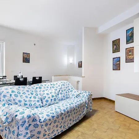 Out Finish Floris Apartment Alassio
