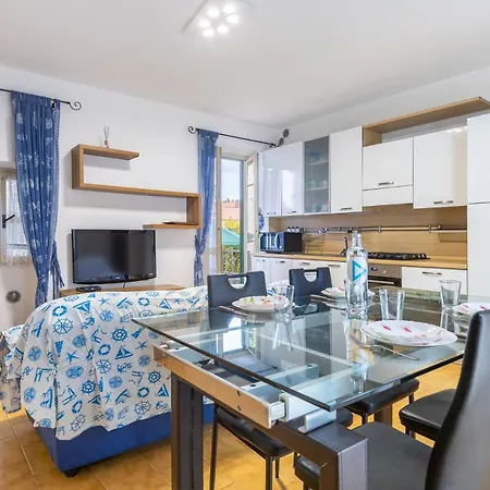 Hostdomus - Casa Floris Alassio