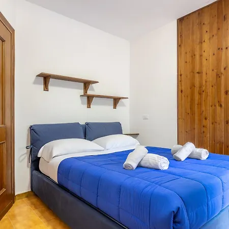Hostdomus - Casa Floris * Alassio
