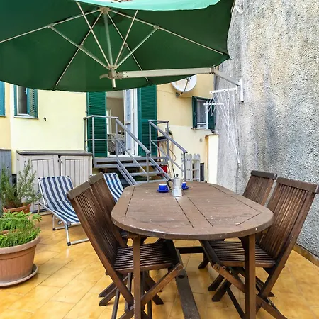 Apartment Hostdomus - Casa Floris *