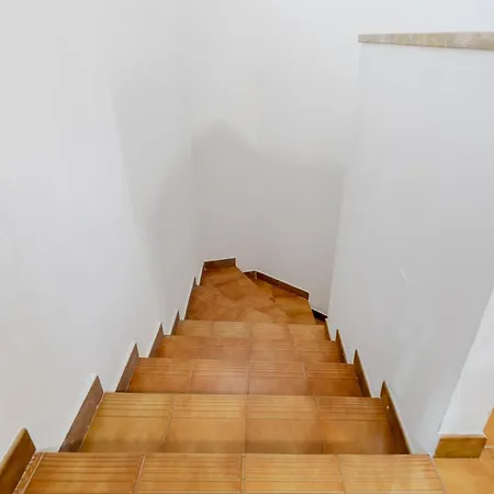 Hostdomus - Casa Floris *