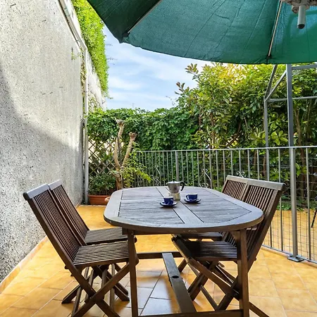 Apartment Hostdomus - Casa Floris