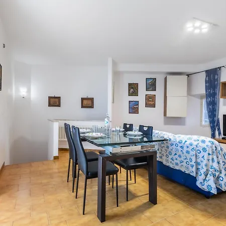 Apartment Hostdomus - Casa Floris Alassio